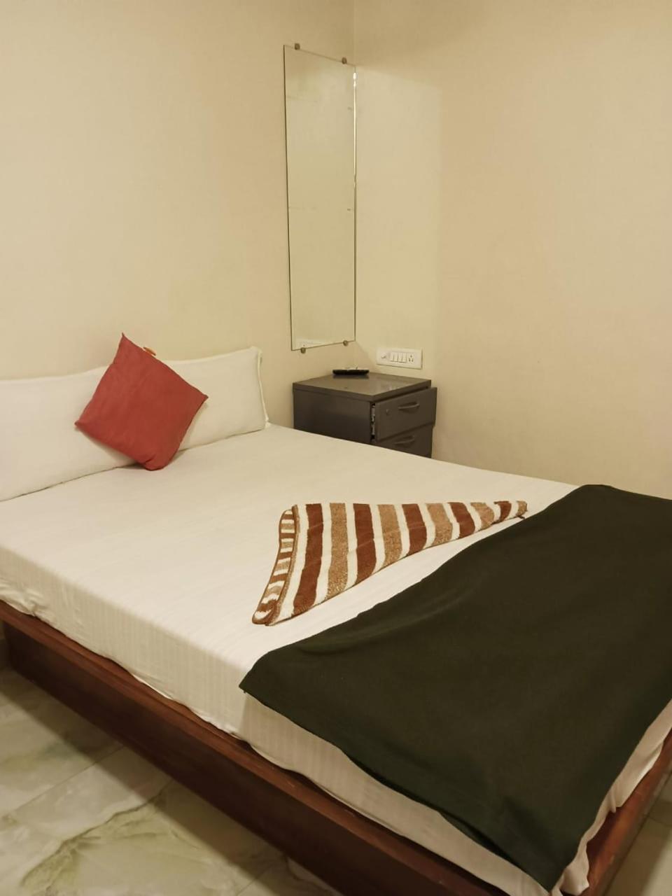 New Hotel Tara By Glitz Hotels Mumbai Exterior photo