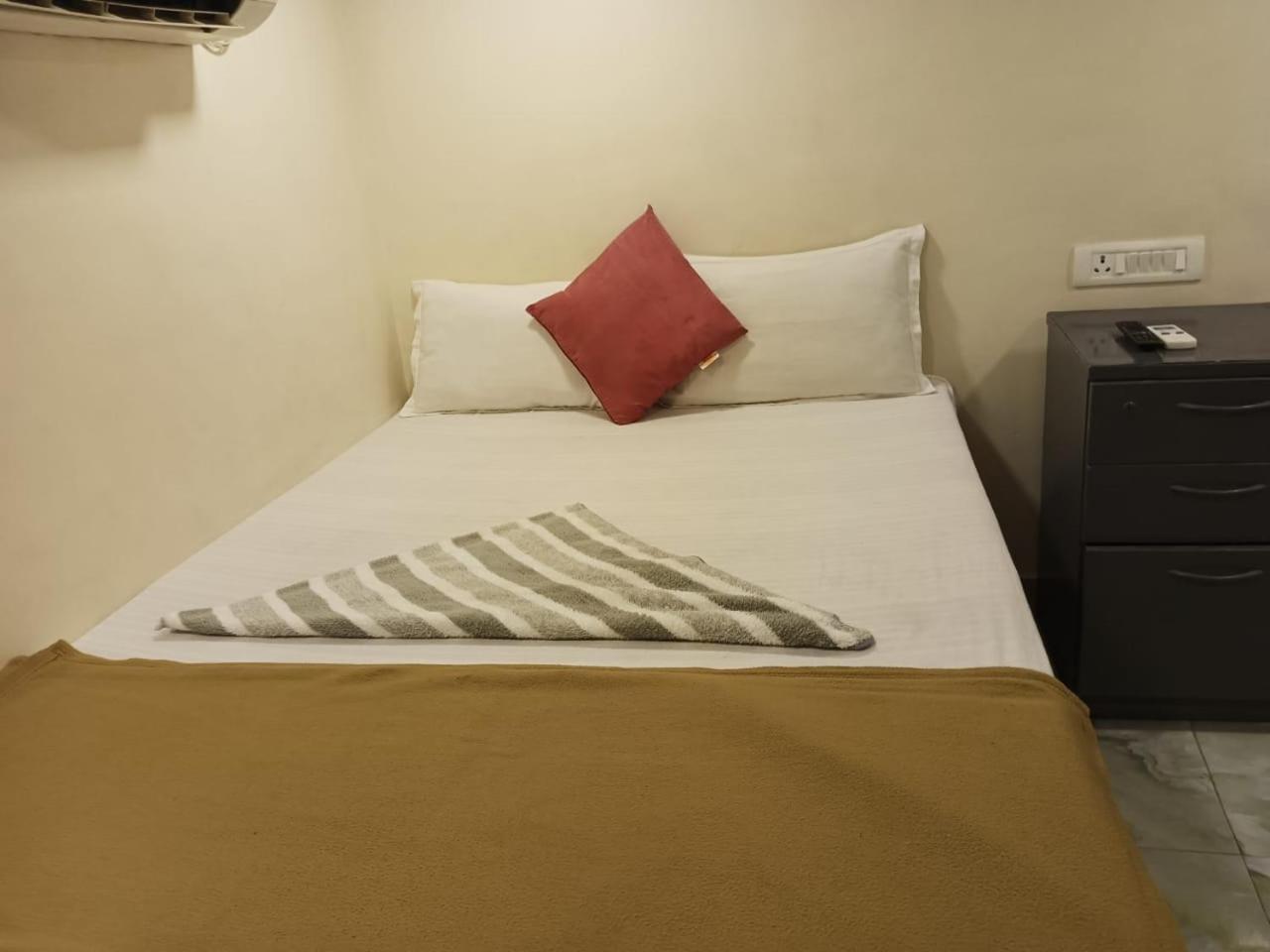 New Hotel Tara By Glitz Hotels Mumbai Exterior photo